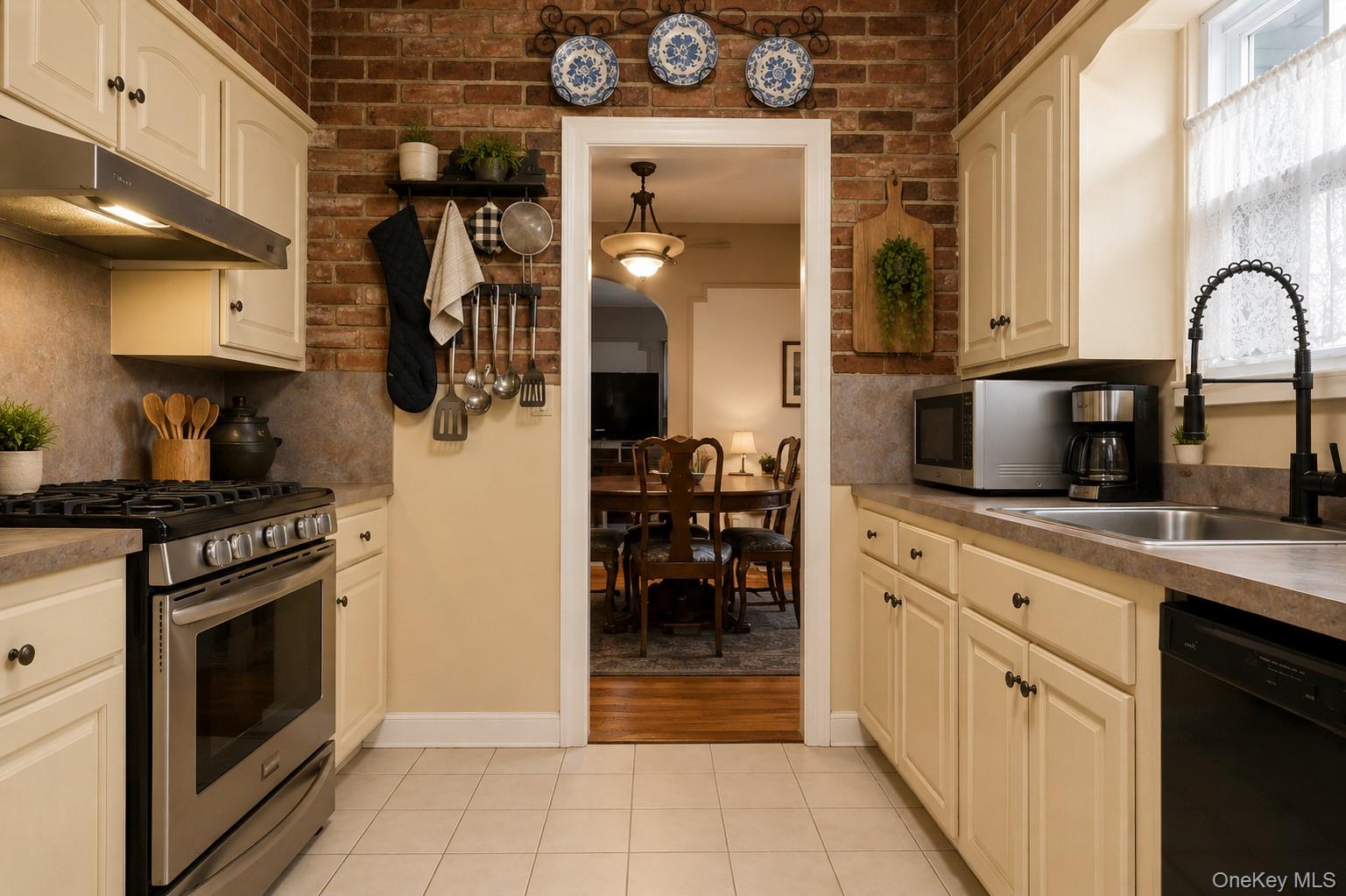 80 Dobson Avenue – For Sale photo 14