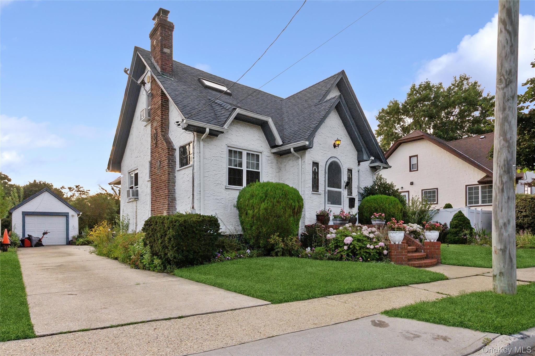 80 Dobson Avenue – For Sale