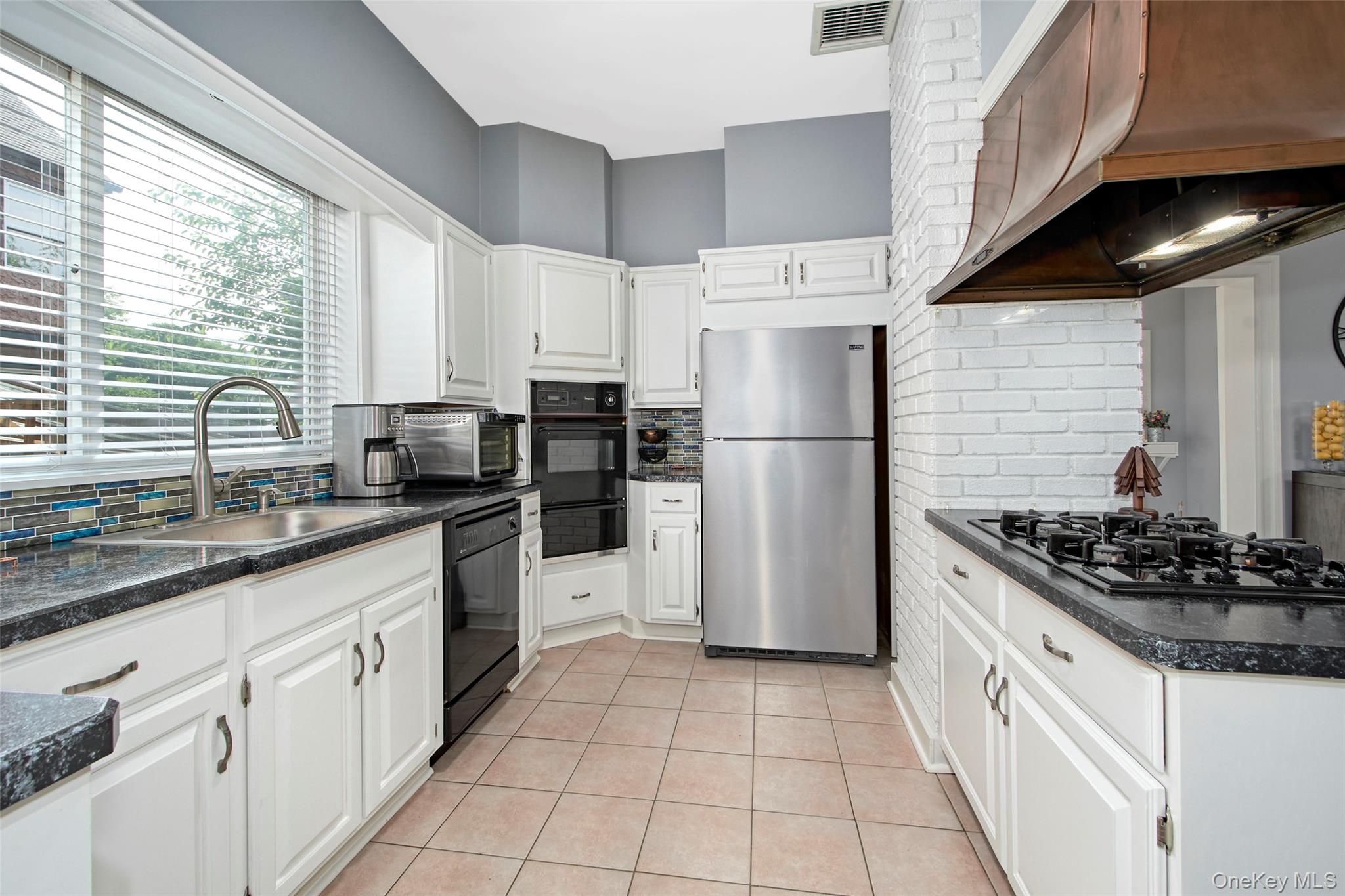 170 Trenchard Street – For Sale photo 8