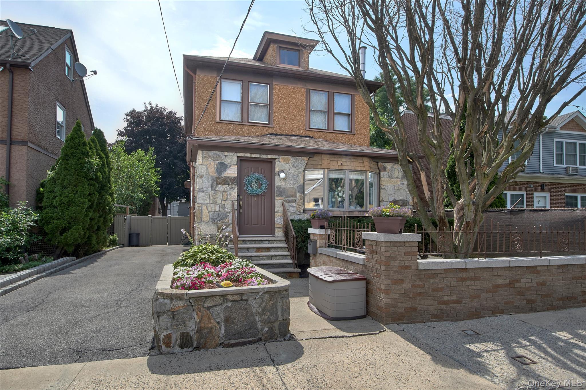170 Trenchard Street – For Sale photo 3