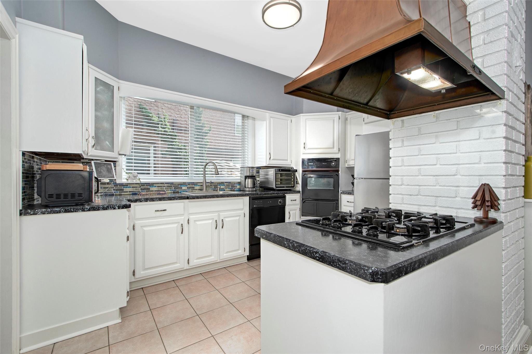 170 Trenchard Street – For Sale photo 7