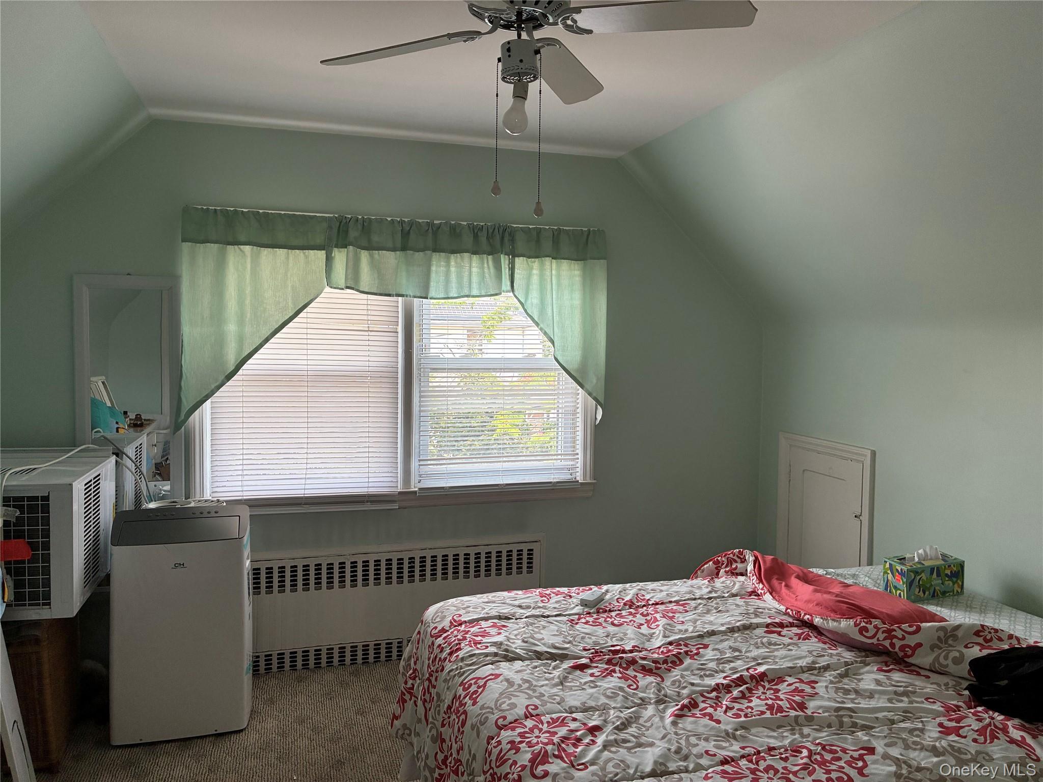 553 W Beech Street – For Sale photo 13
