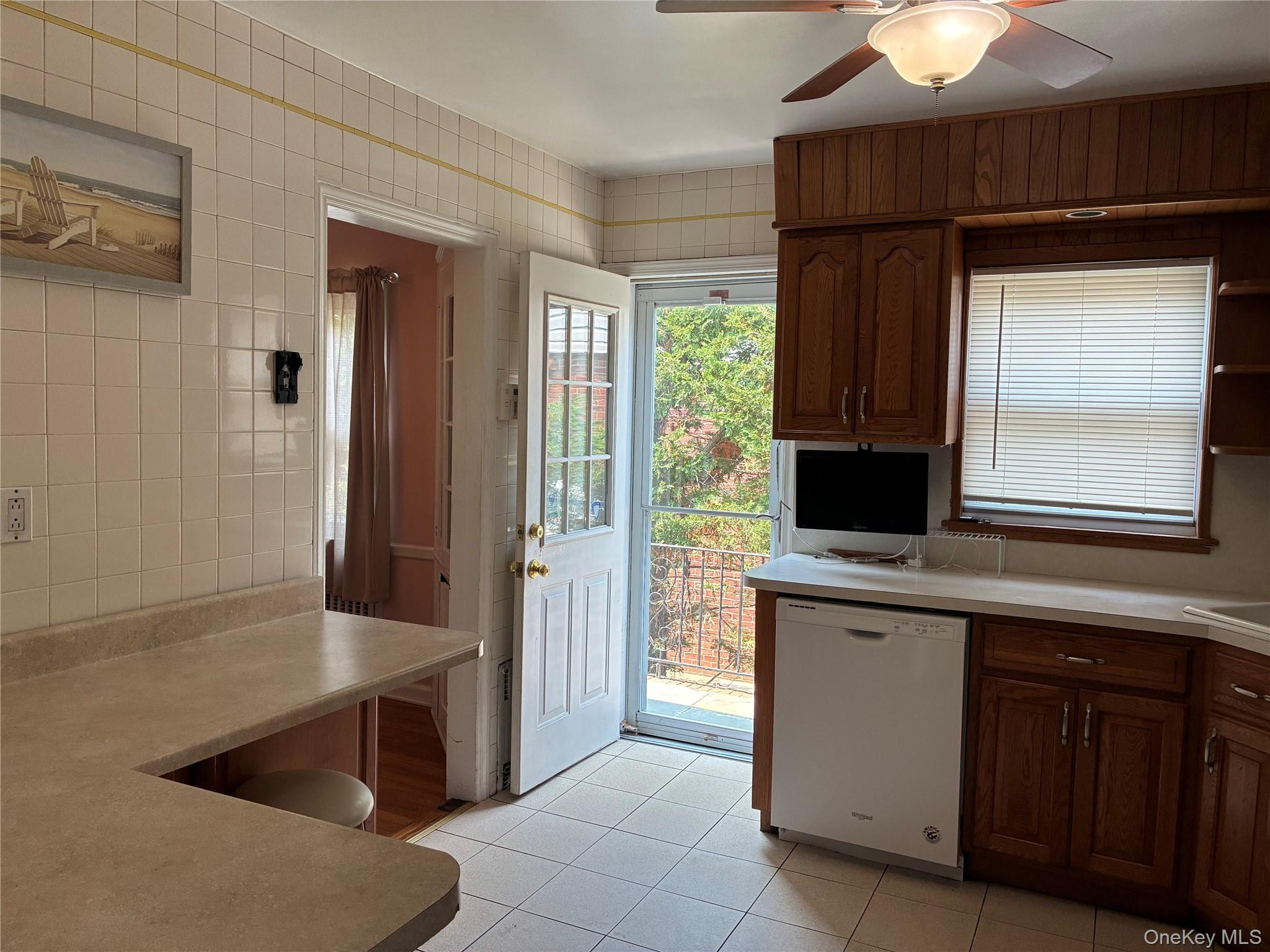 553 W Beech Street – For Sale photo 7