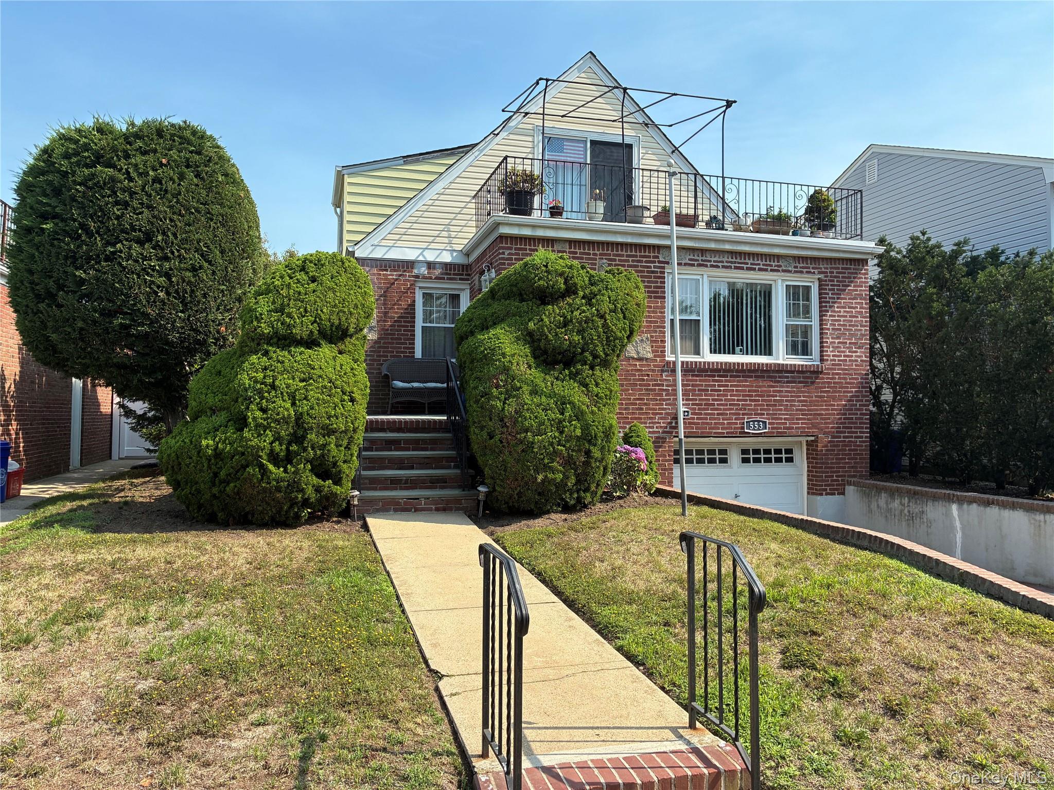 553 W Beech Street – For Sale photo 3
