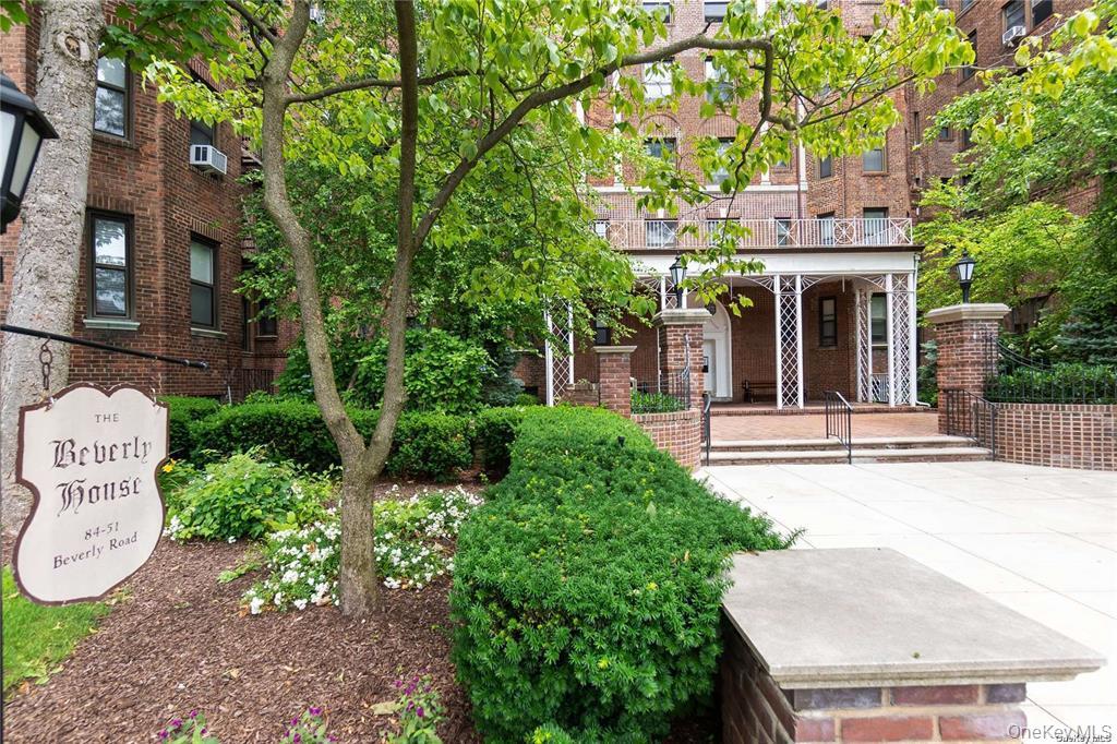 84-51 Beverly Road, Unit 6R