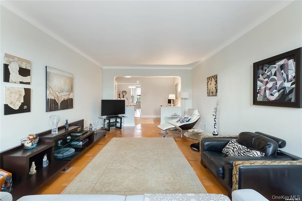 84-51 Beverly Road, Unit 6R photo 17
