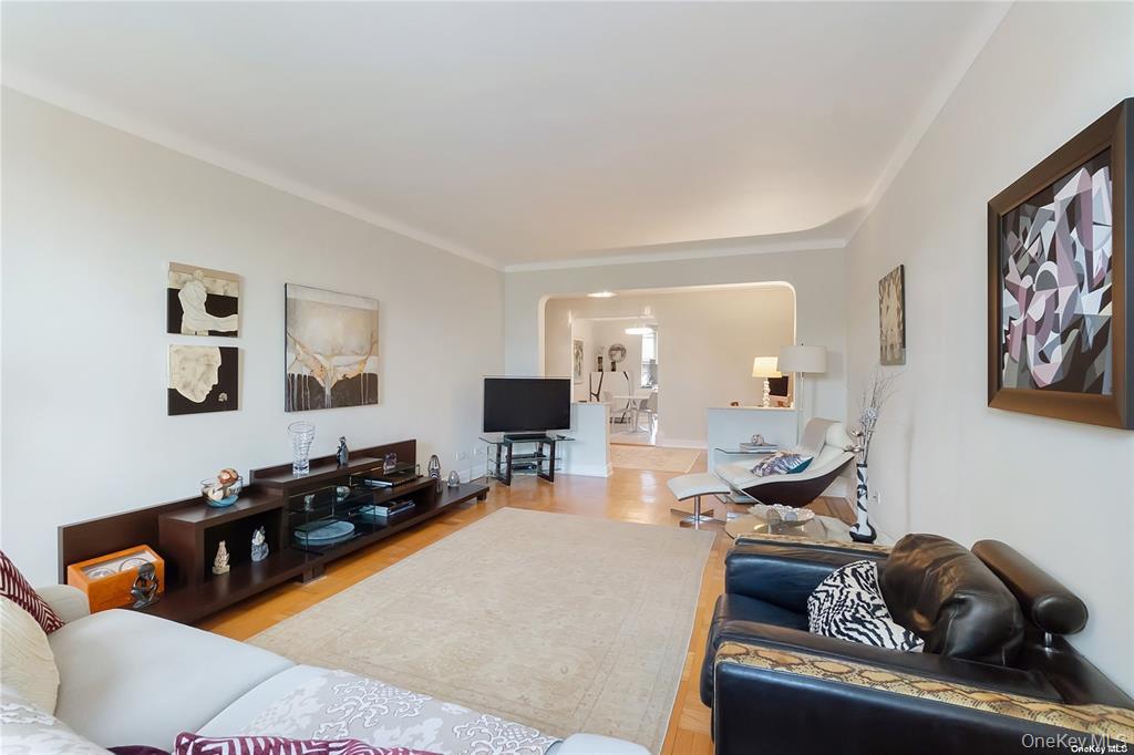 84-51 Beverly Road, Unit 6R photo 18
