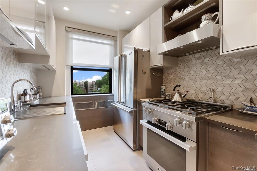 84-51 Beverly Road, Unit 6R photo 9