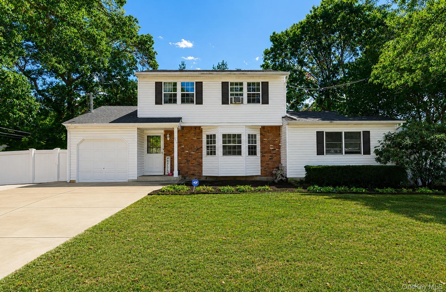 250 Clarice Boulevard – For Sale