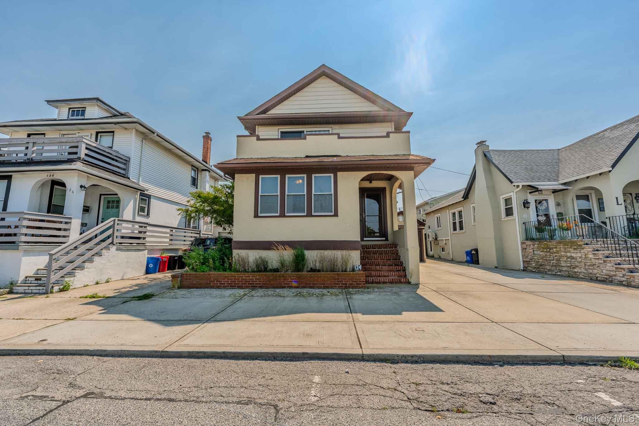 124 Roosevelt Boulevard – For Sale photo 2