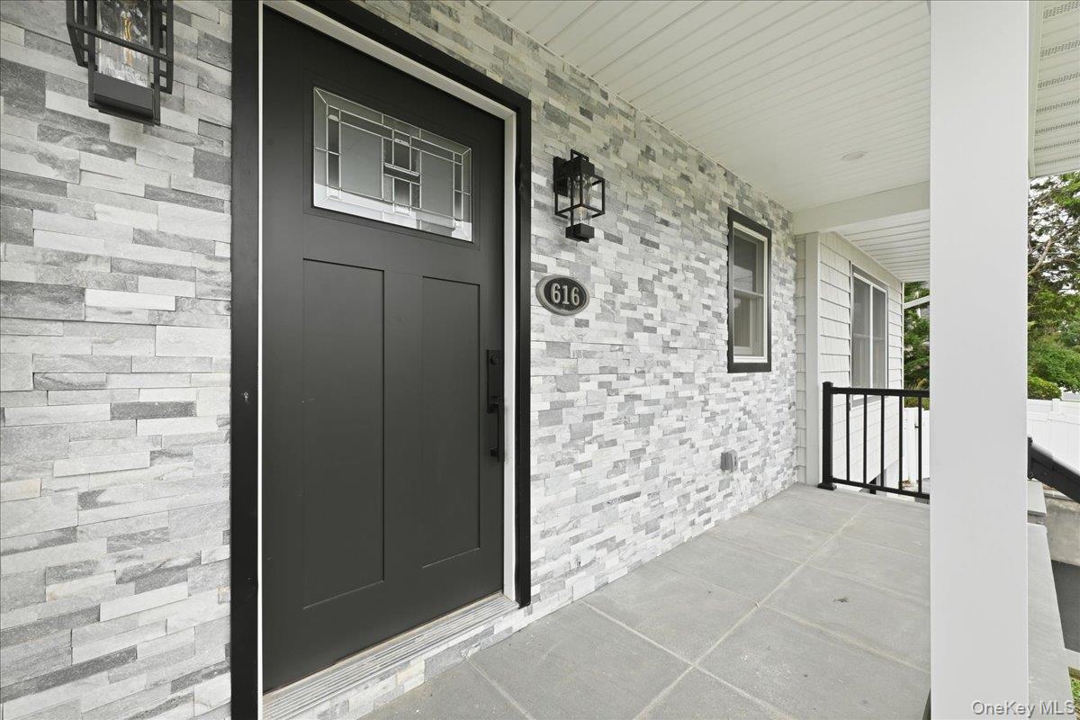 616 Harless Place – For Sale photo 2