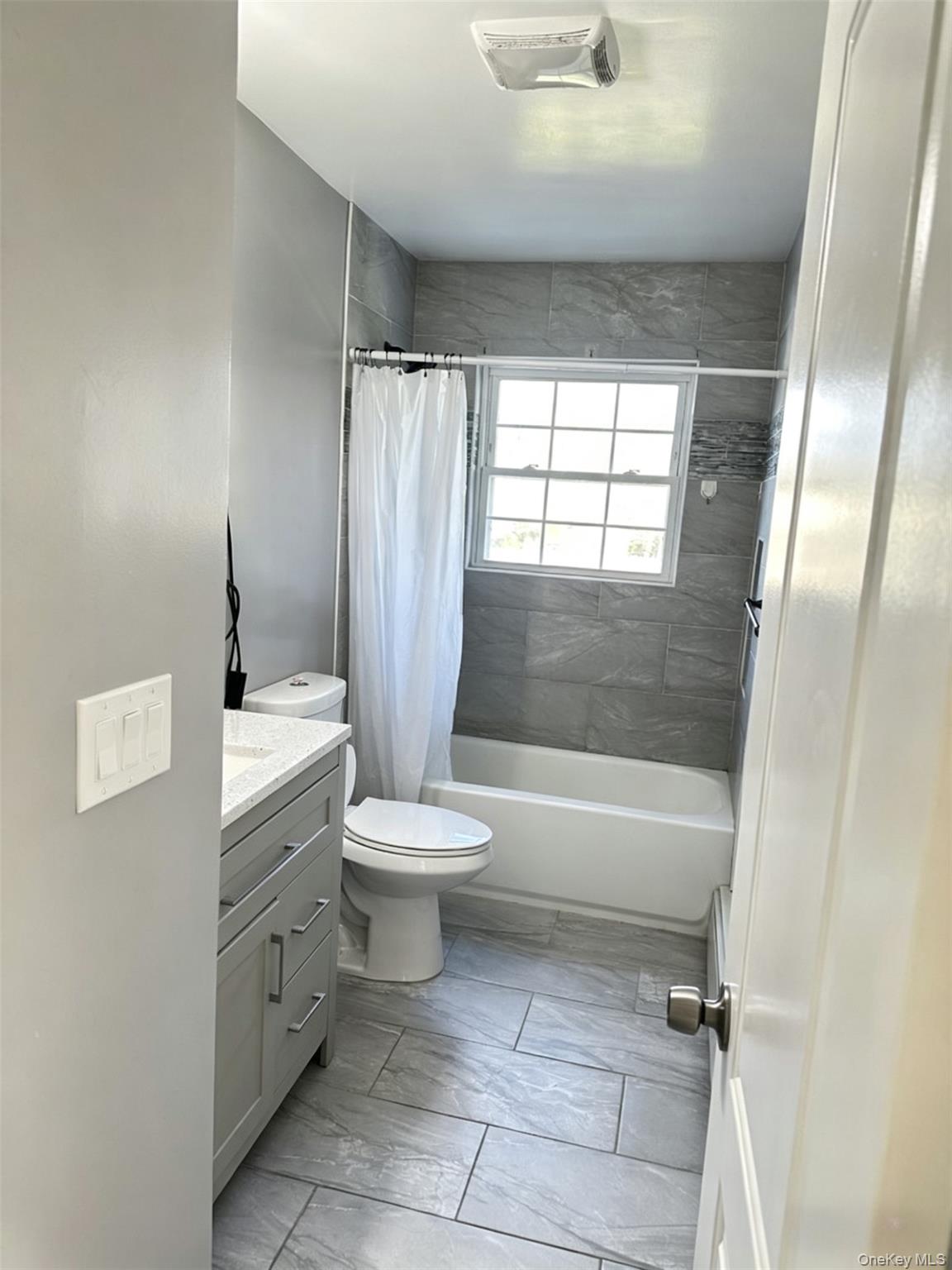 249 Bayport Avenue – For Sale photo 2