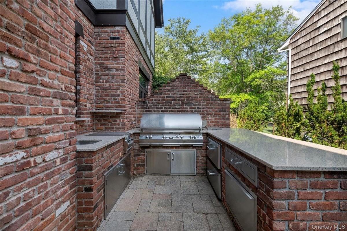 17 sutton Place – For Sale photo 38