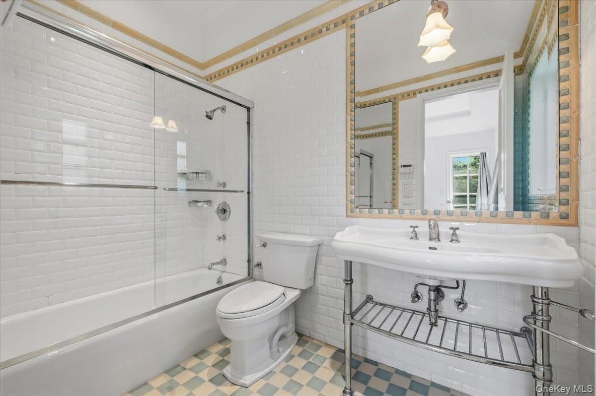 17 sutton Place – For Sale photo 30