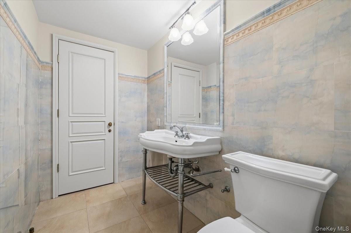 17 sutton Place – For Sale photo 37