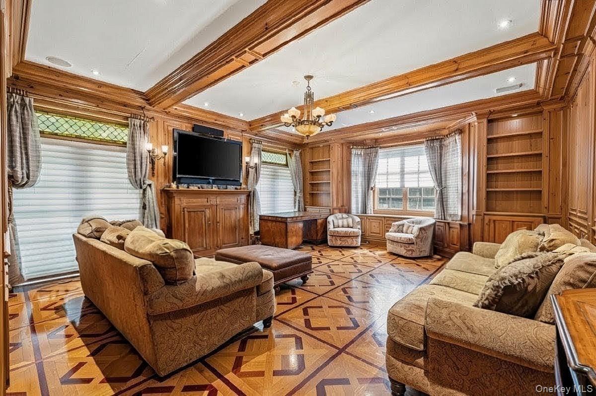 17 sutton Place – For Sale photo 15