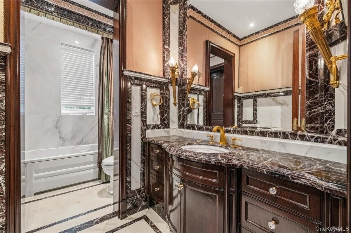 17 sutton Place – For Sale photo 18