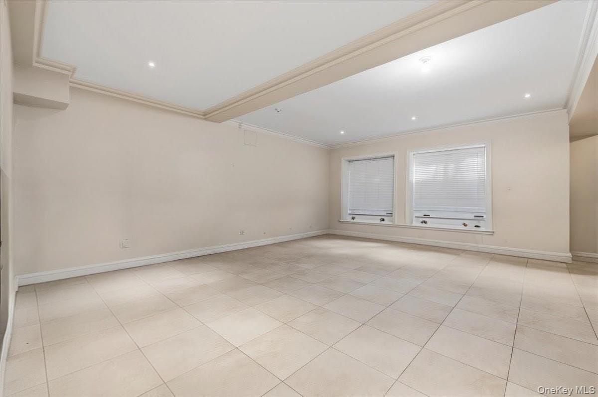 17 sutton Place – For Sale photo 34
