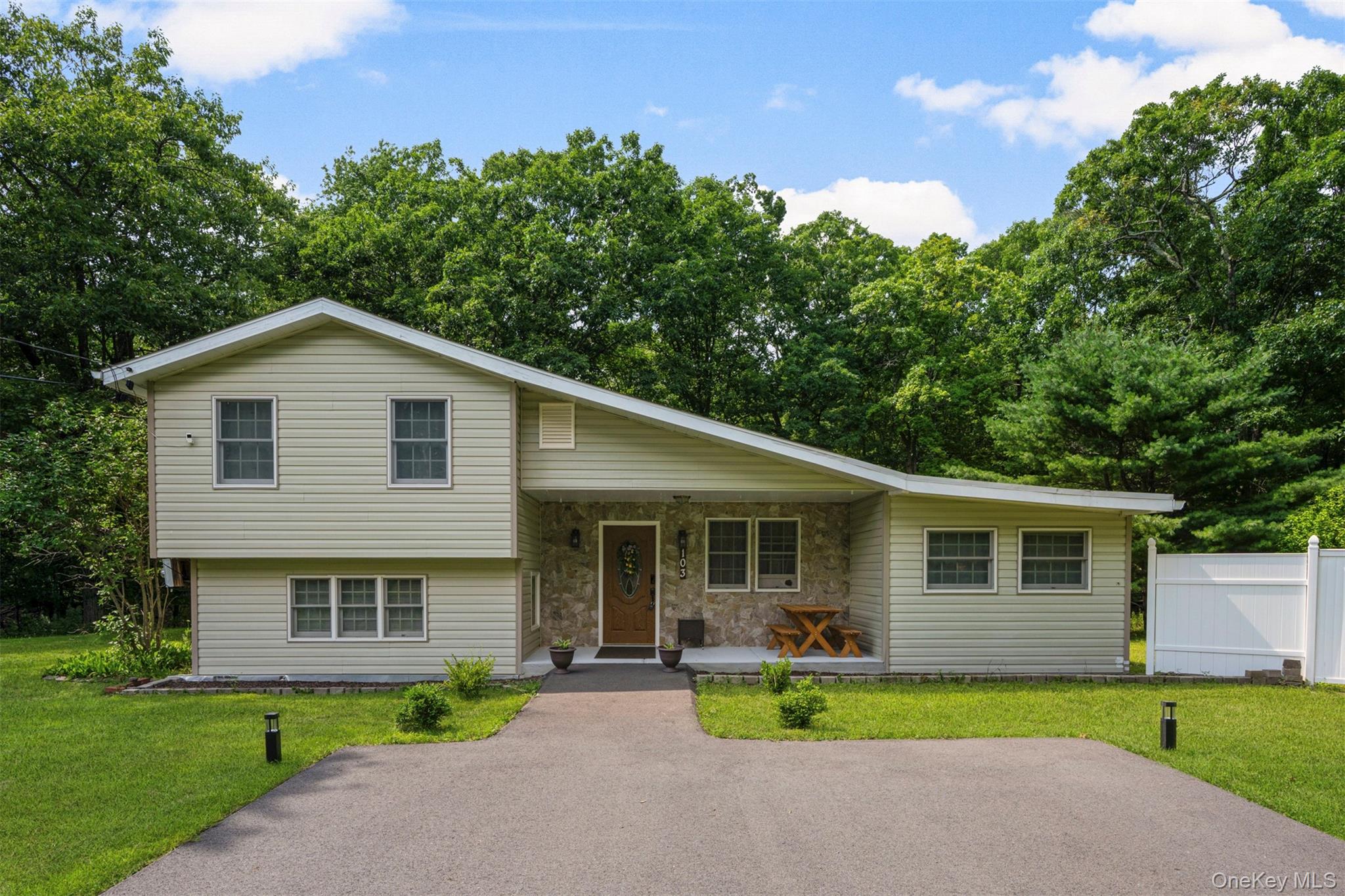 103 High Hill Road – For Sale