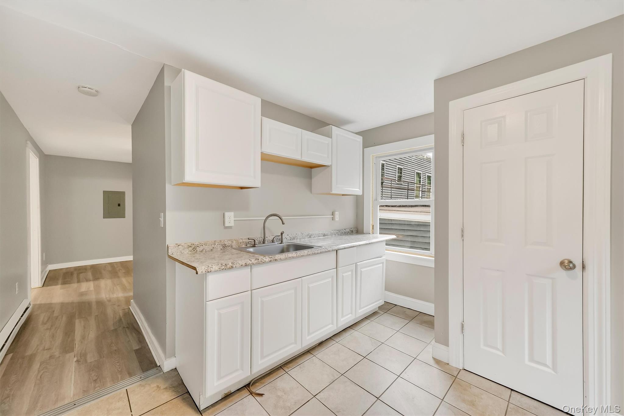 68 Catharine Street, Unit Unit 2 photo 11