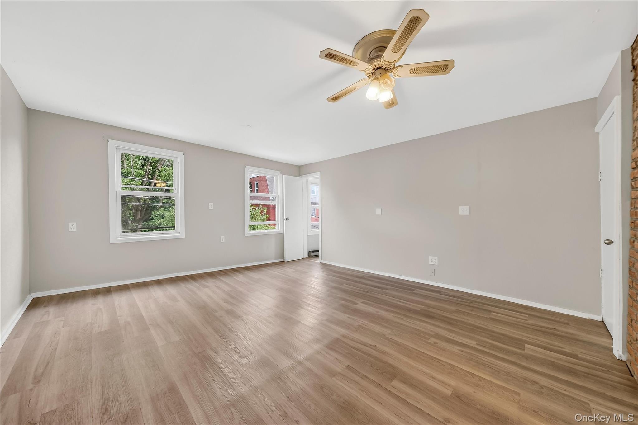 68 Catharine Street, Unit Unit 2 photo 4