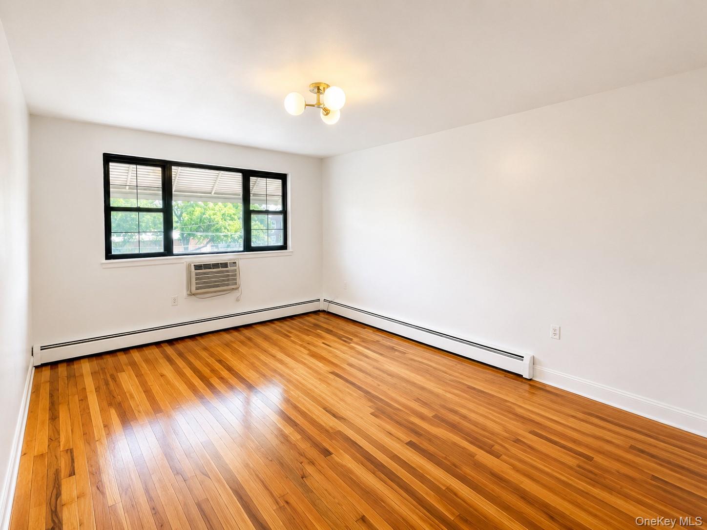 533 Soundview Avenue, Unit 3rd Floor photo 5