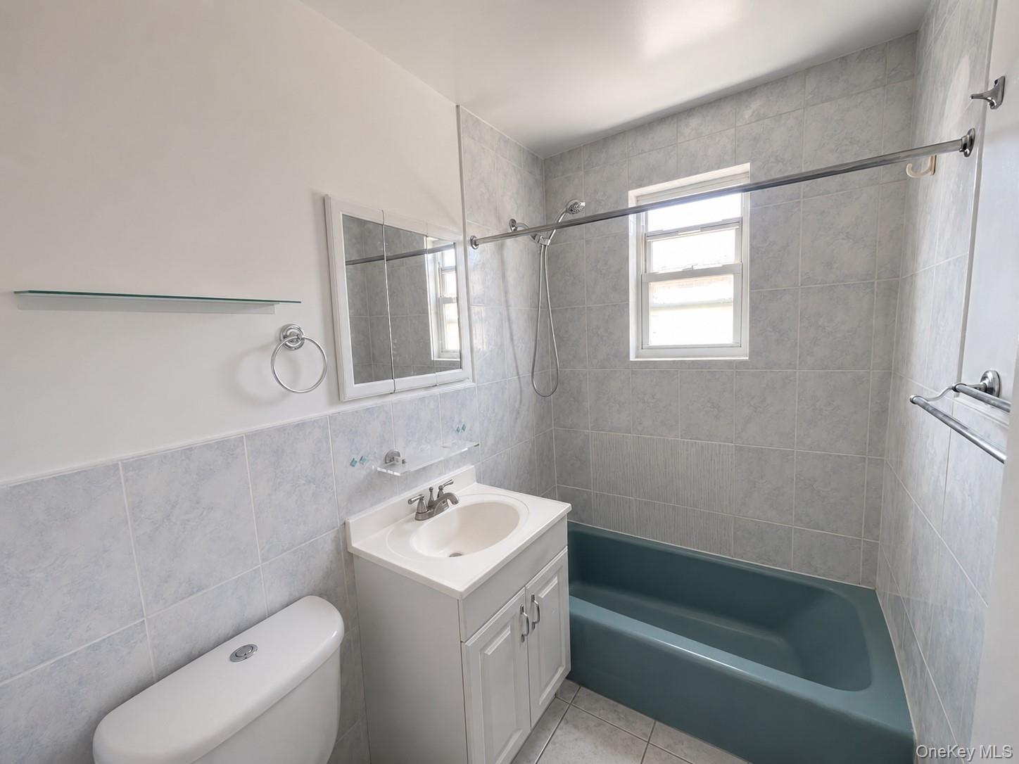 533 Soundview Avenue, Unit 3rd Floor photo 12