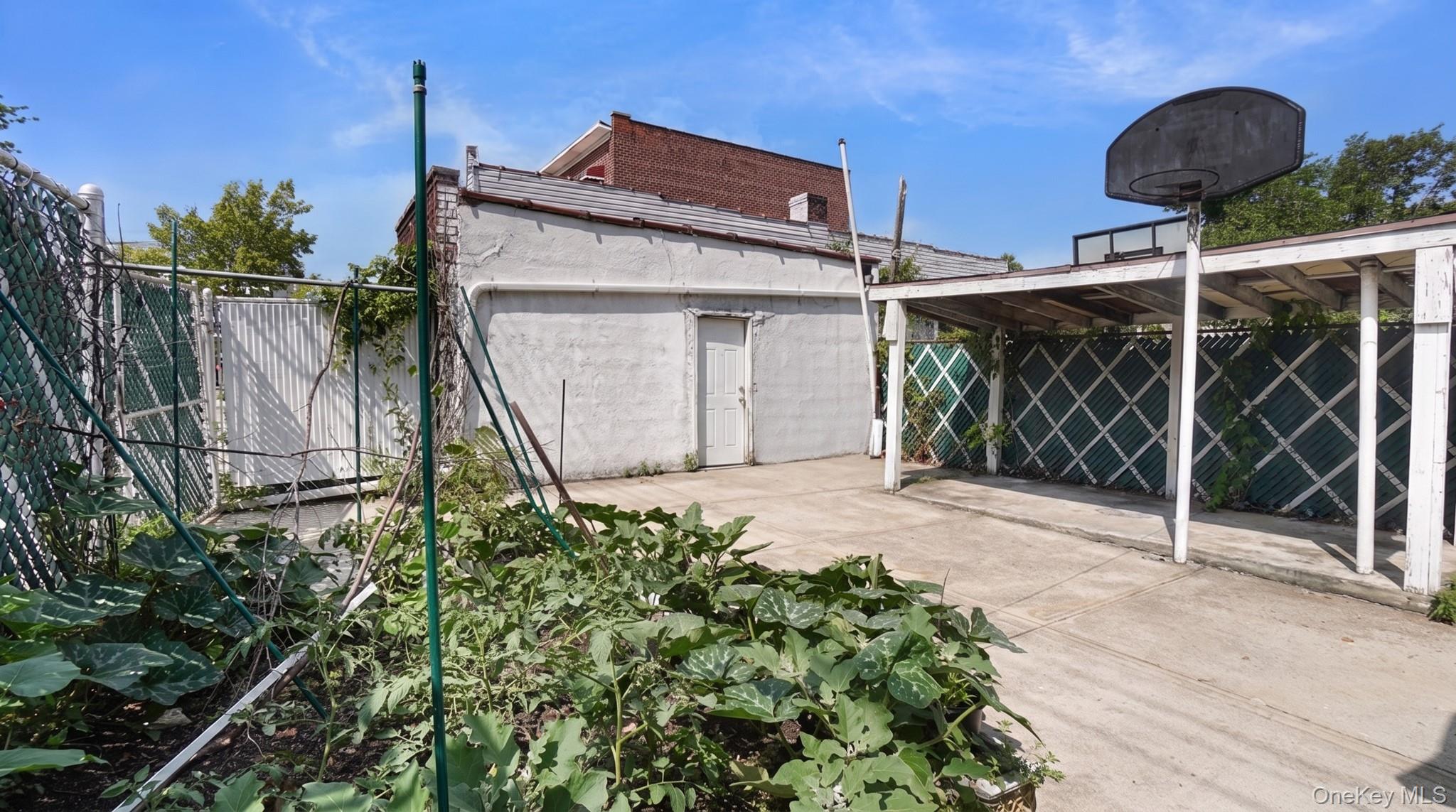 1051 Duncan Street – For Sale photo 22