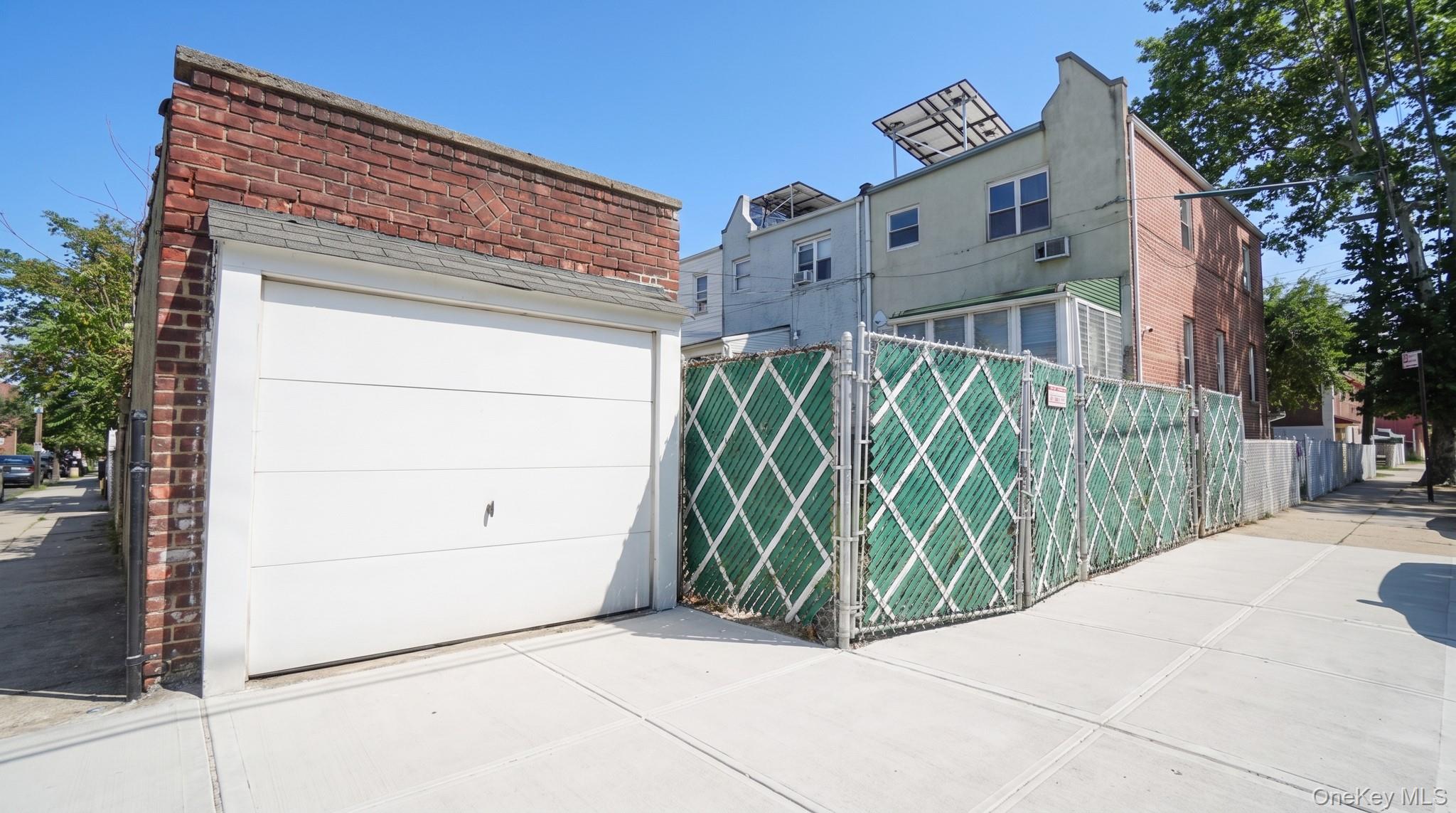 1051 Duncan Street – For Sale photo 21
