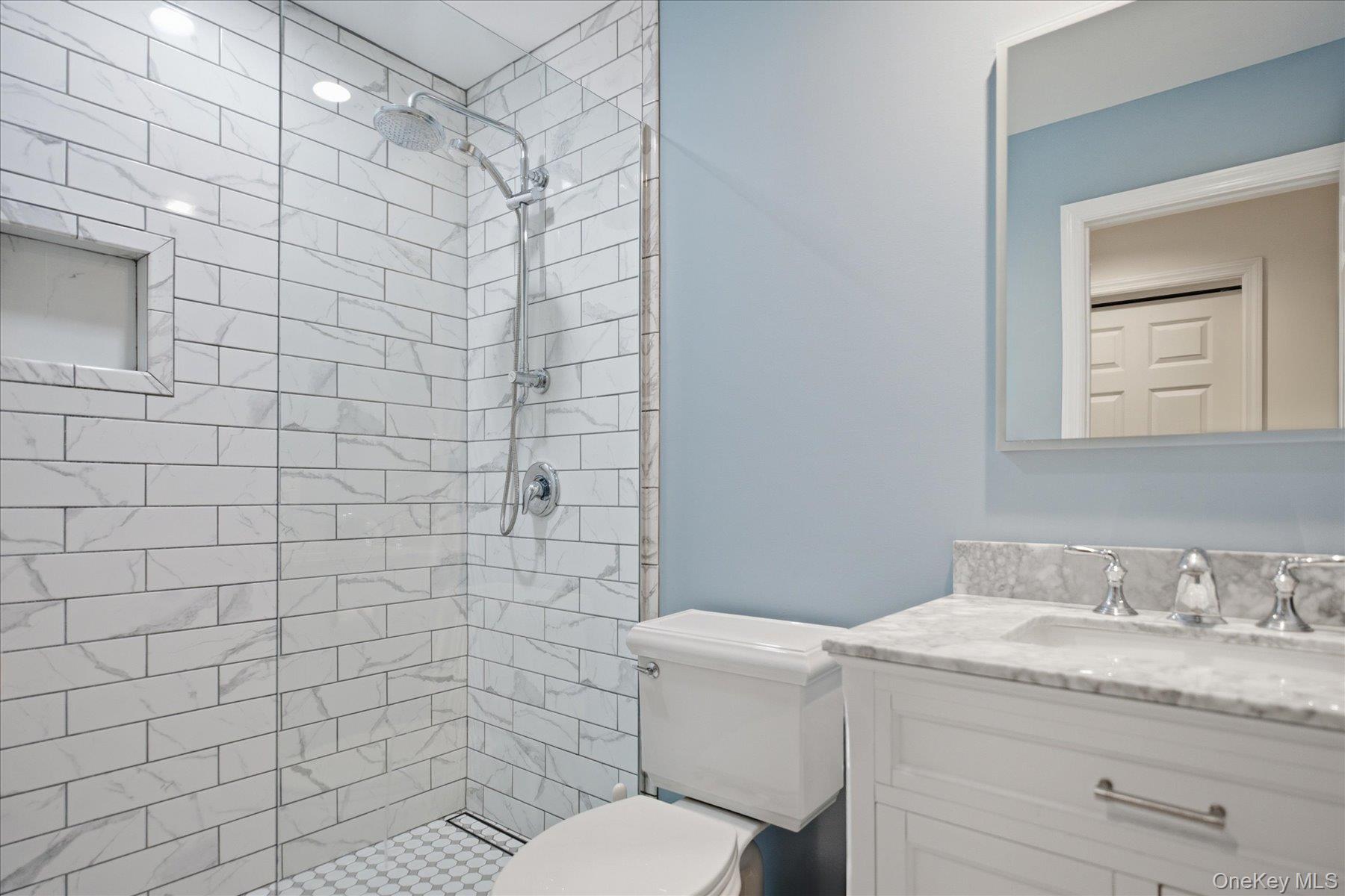 90 Lakeside Lane – For Sale photo 16