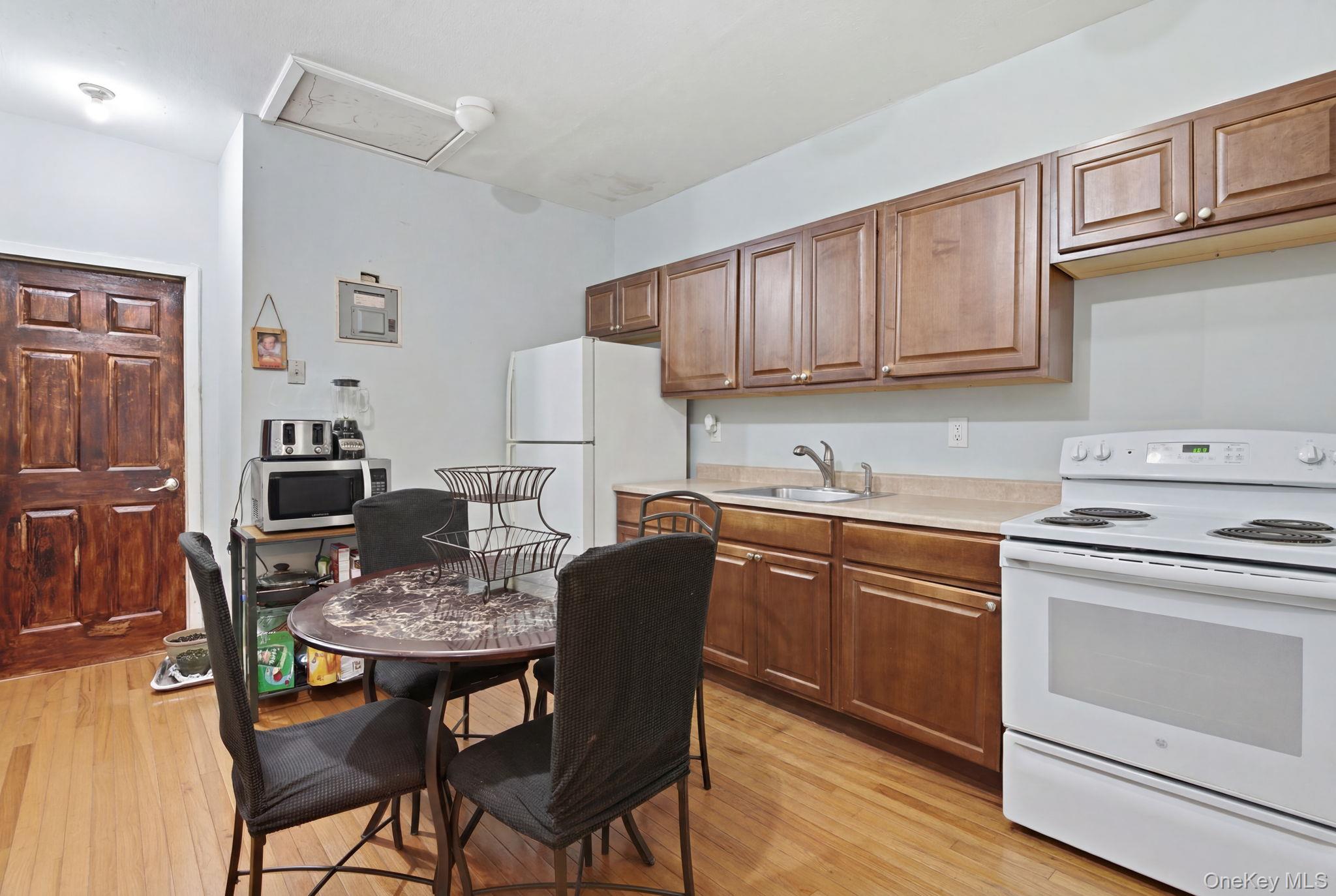7 New Main Street – For Sale photo 20