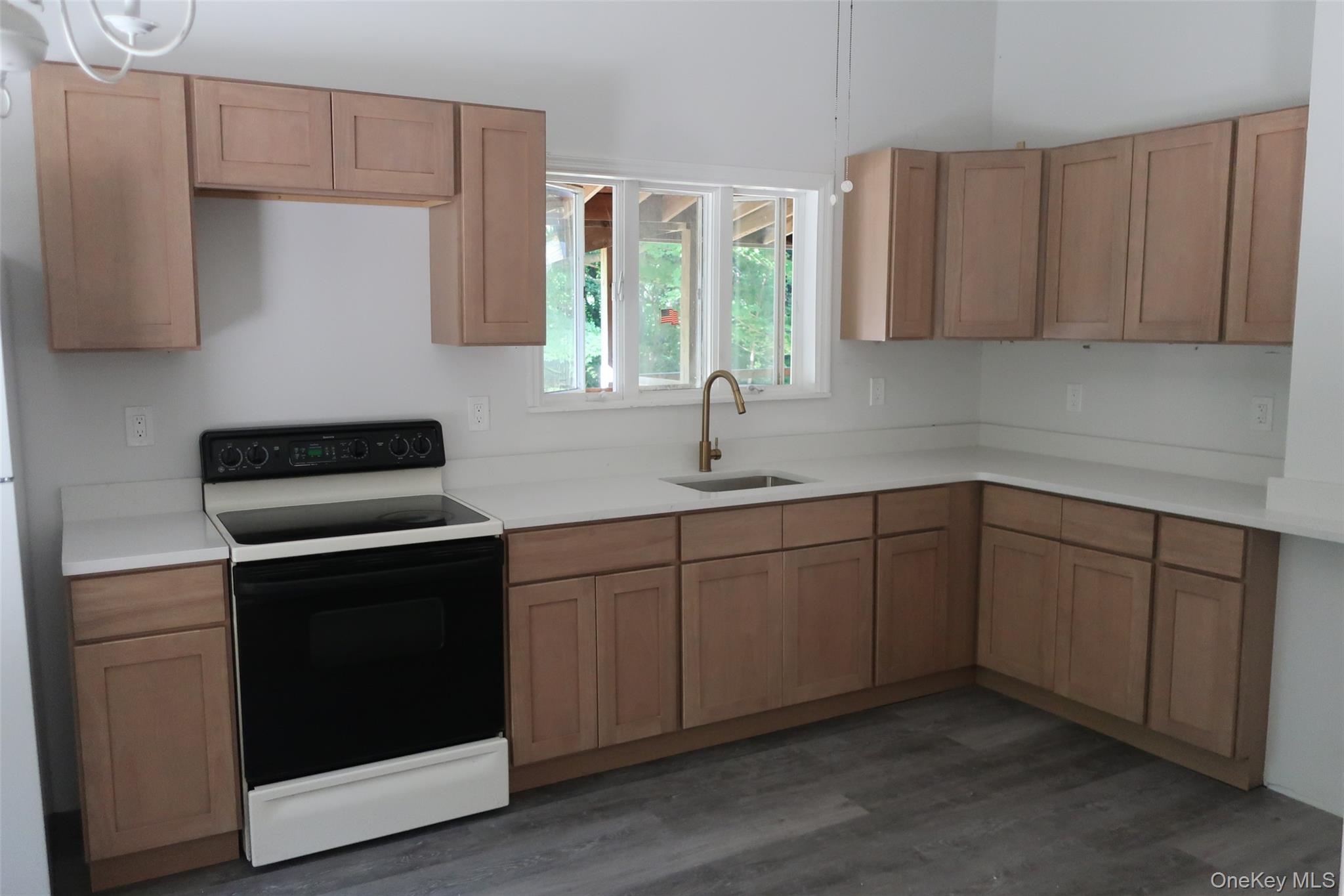 9 Conklin Lane – For Rent photo 3