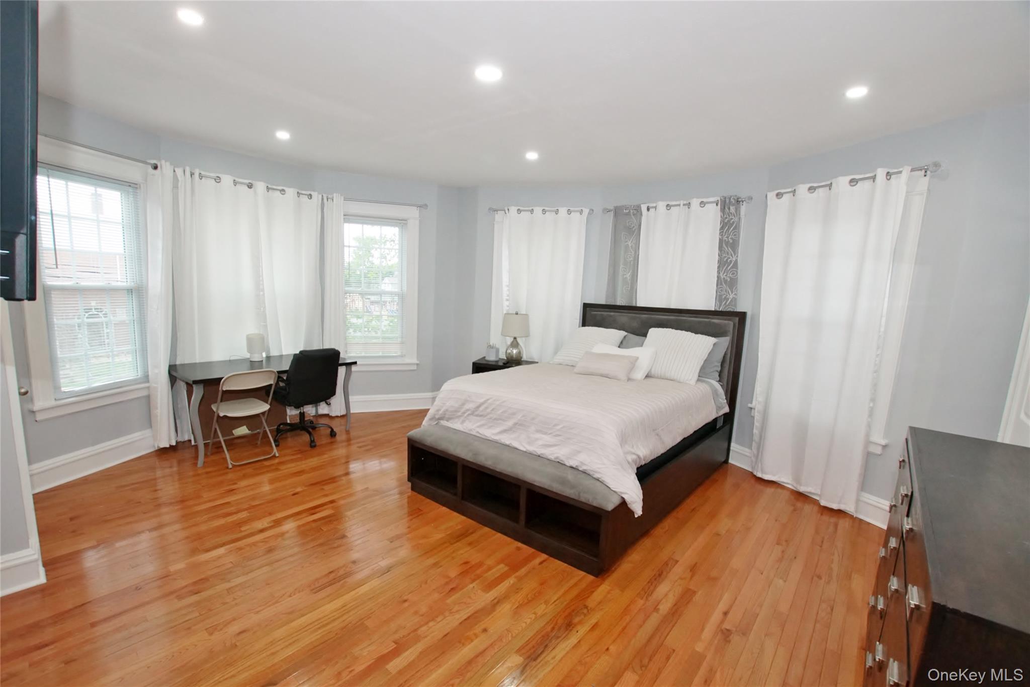 278 S Long Beach Avenue – For Sale photo 32