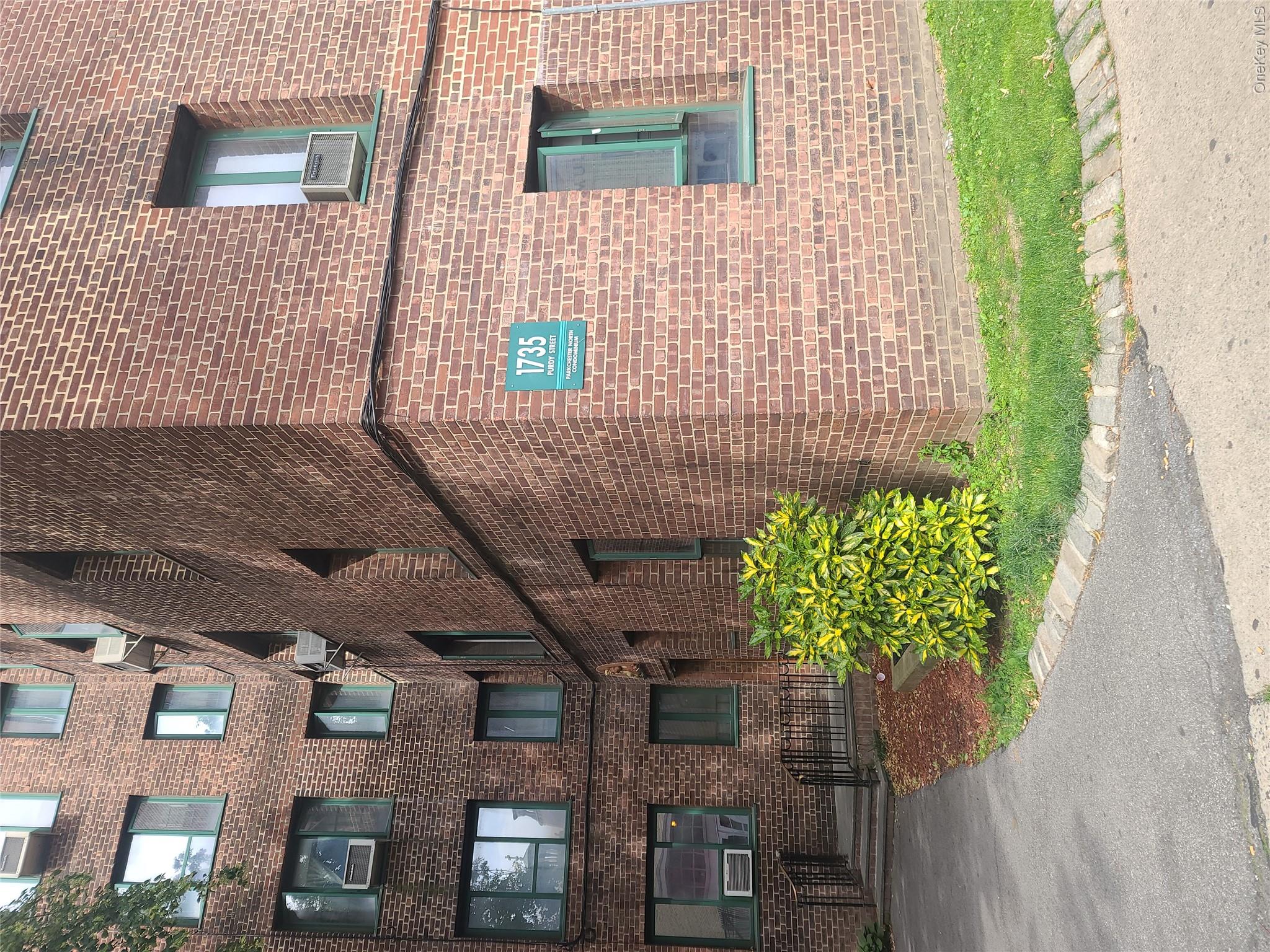 1735 Purdy Street, Unit 5A photo 2