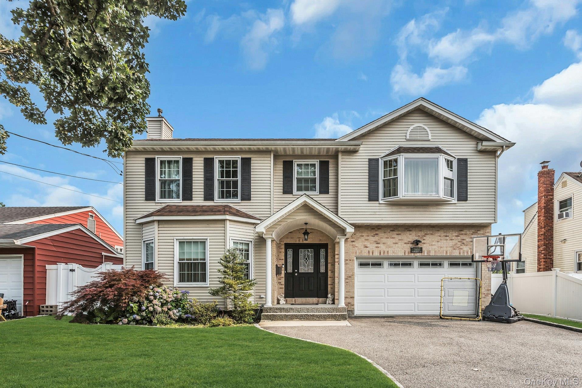 2800 Janet Avenue – For Sale
