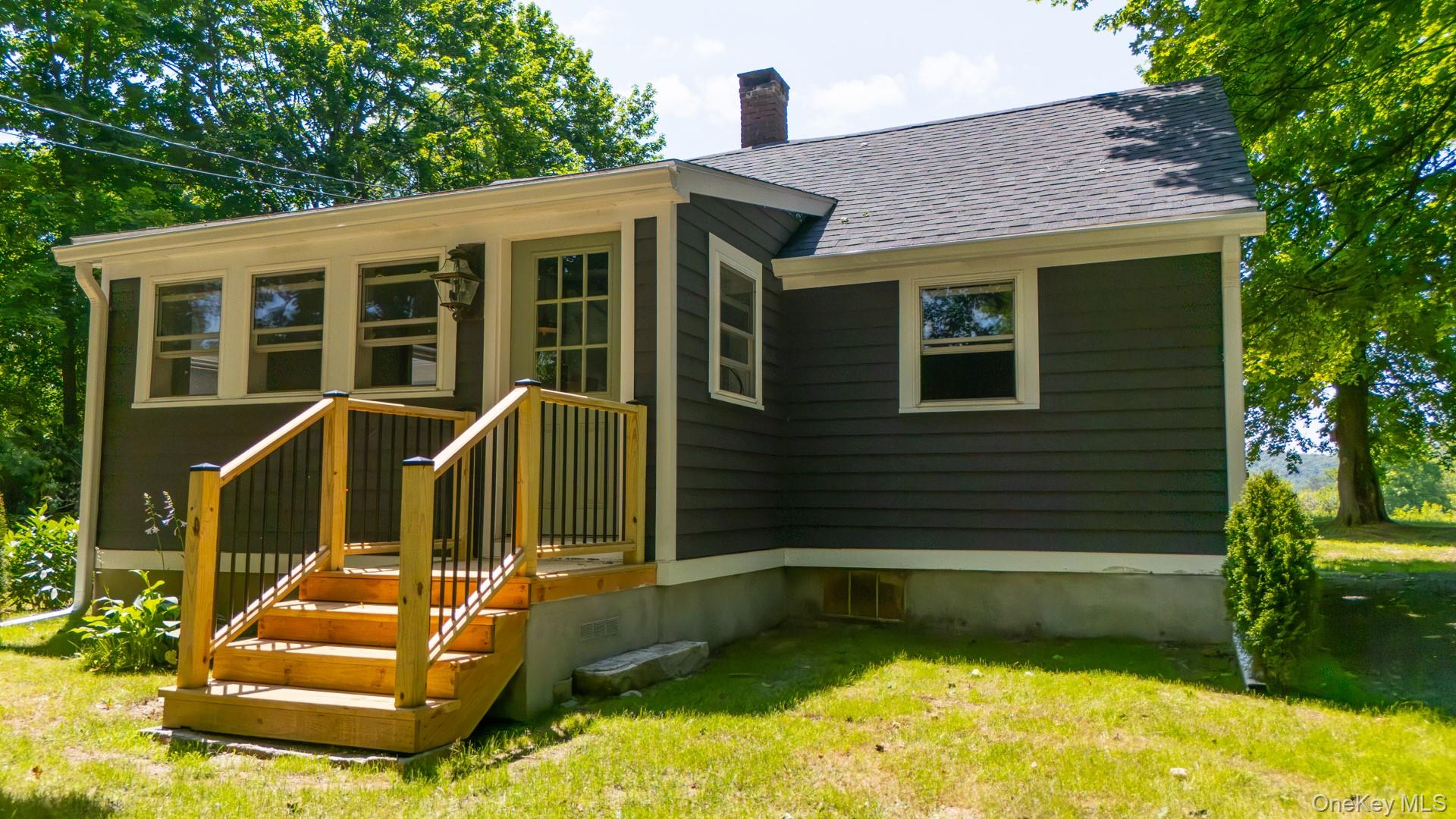 90 State Line Road – For Sale