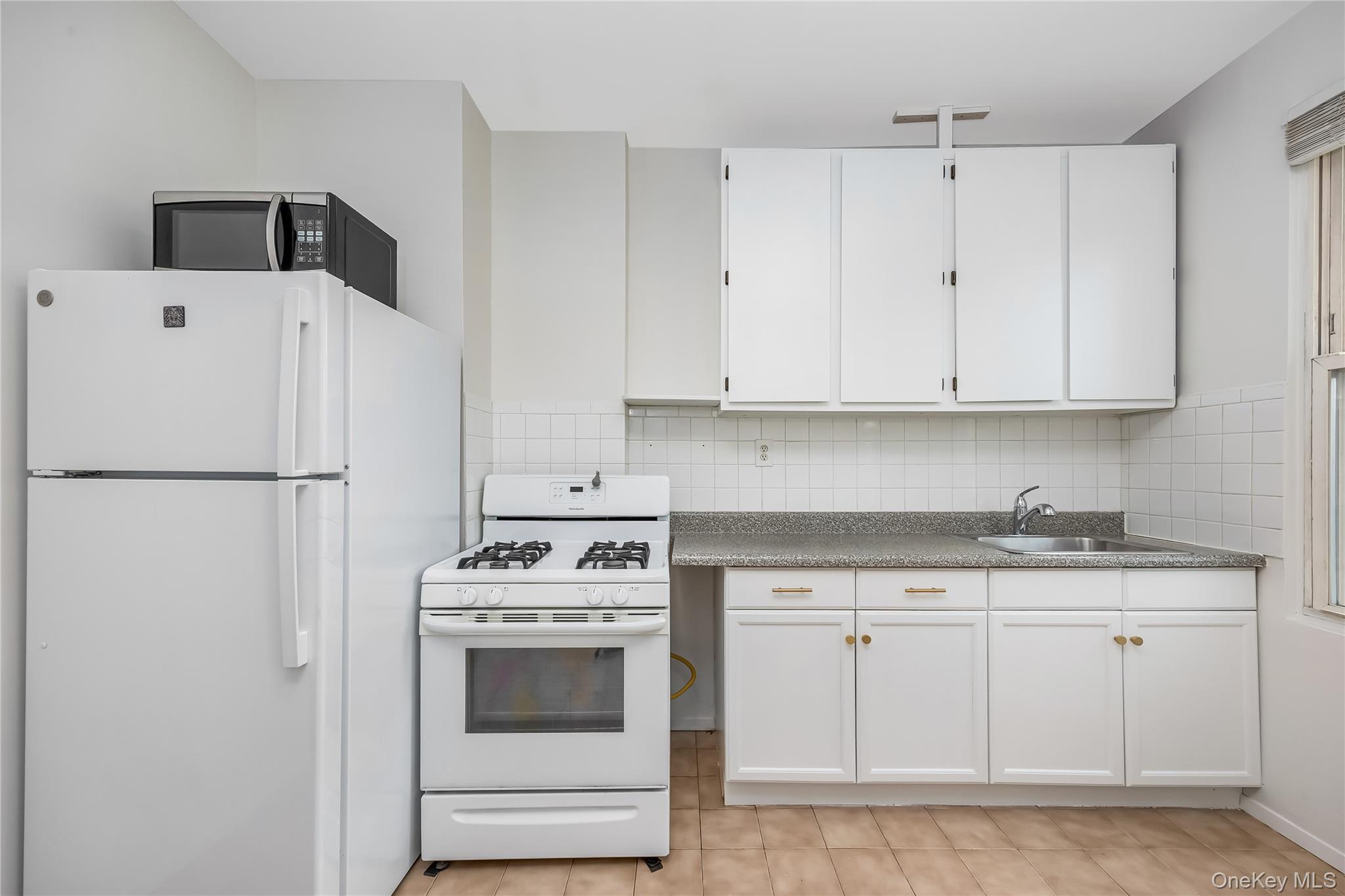 22-12/14 126th Street – For Sale photo 29