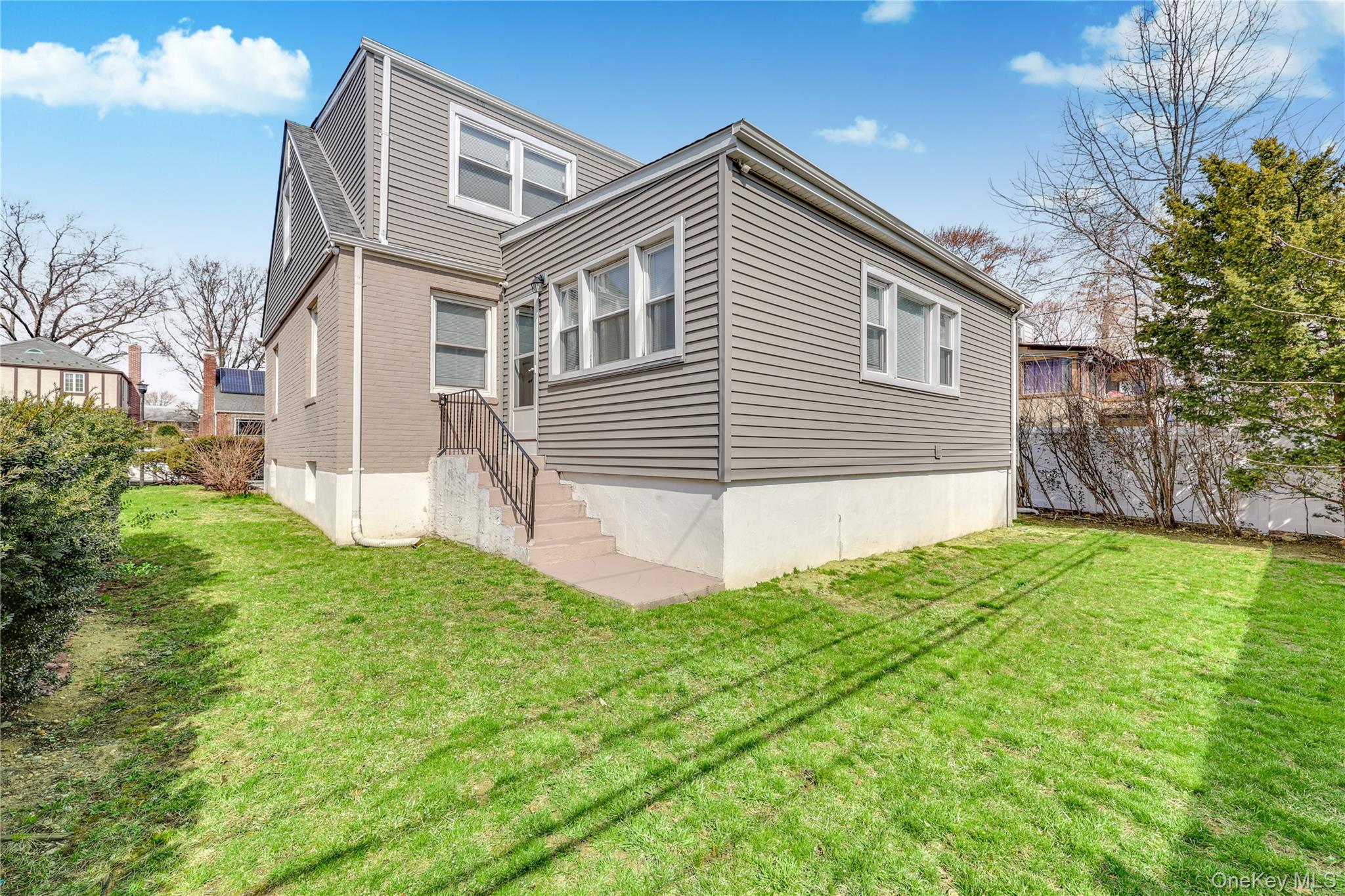 5 Hawthorne Lane – For Rent photo 6