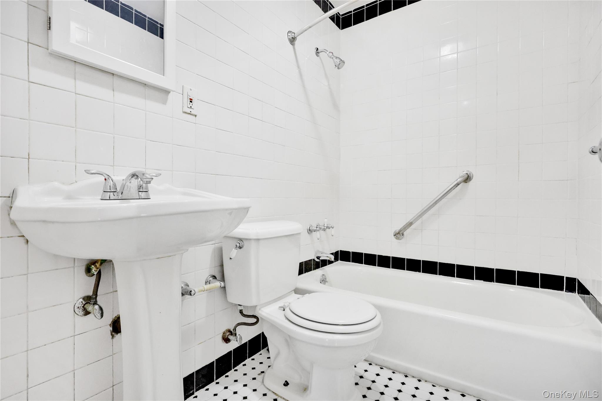 5 Hawthorne Lane – For Rent photo 25