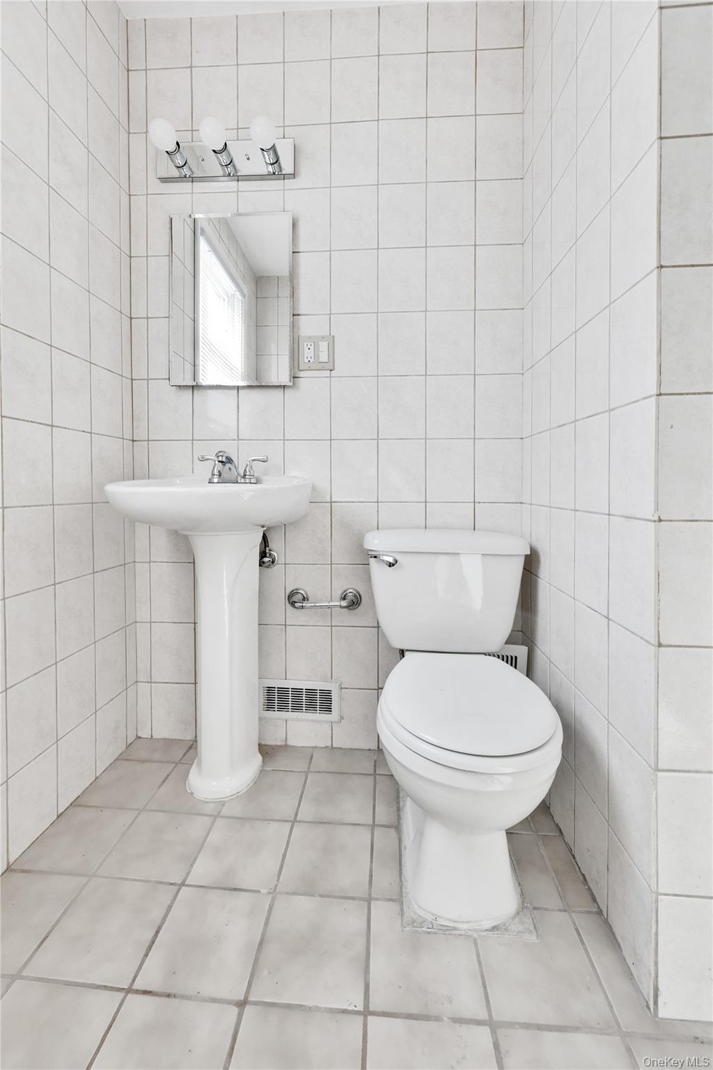 5 Hawthorne Lane – For Rent photo 32