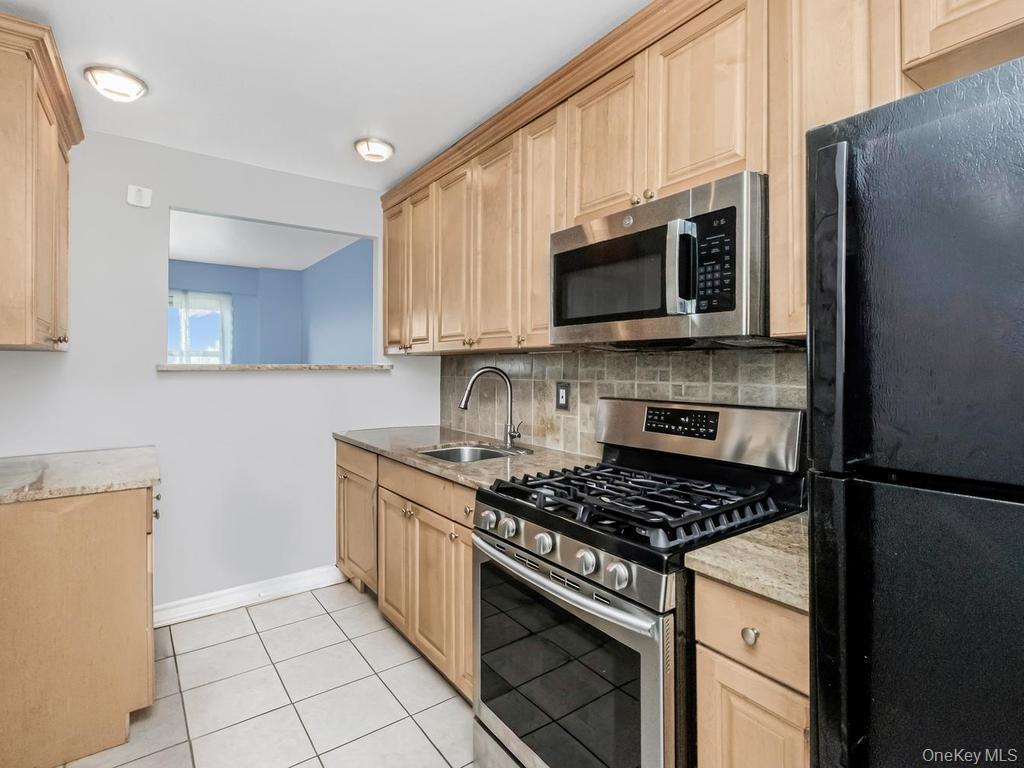 2 Fordham Hill Oval, Unit 5B photo 9