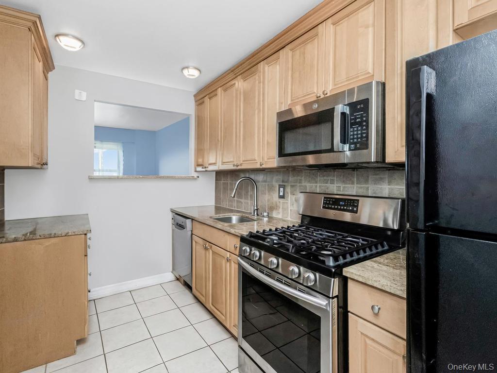 2 Fordham Hill Oval, Unit 5B photo 8