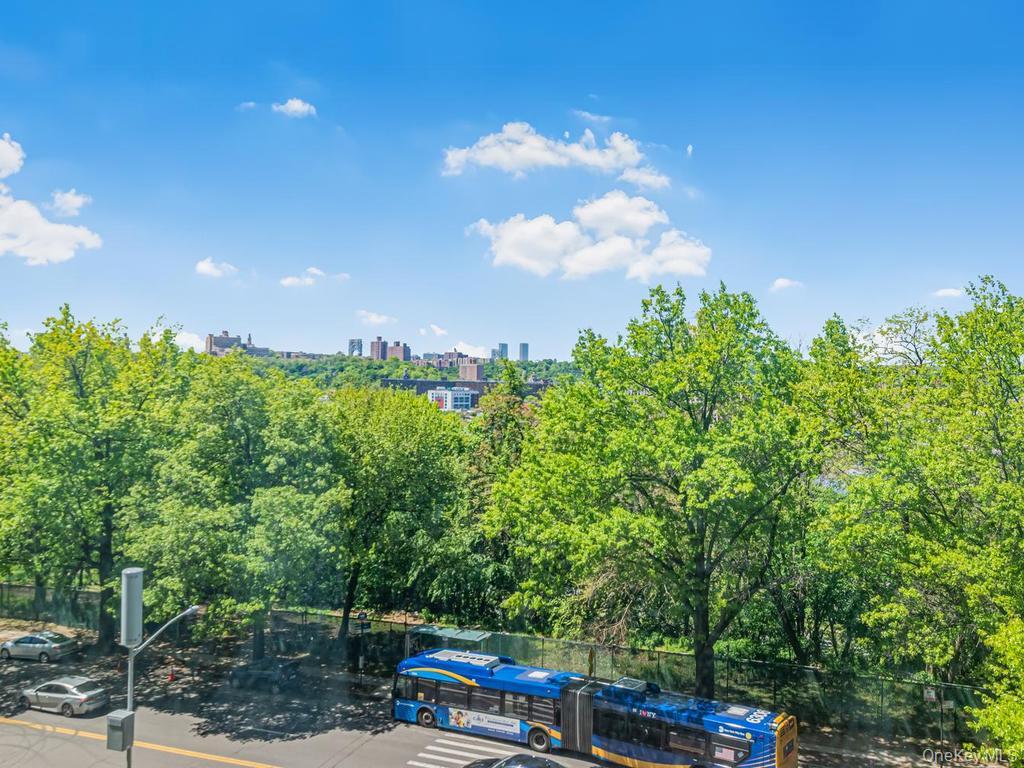 2 Fordham Hill Oval, Unit 5B photo 18