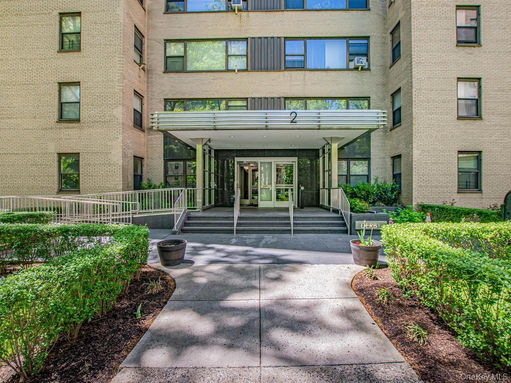 2 Fordham Hill Oval, Unit 5B photo 16