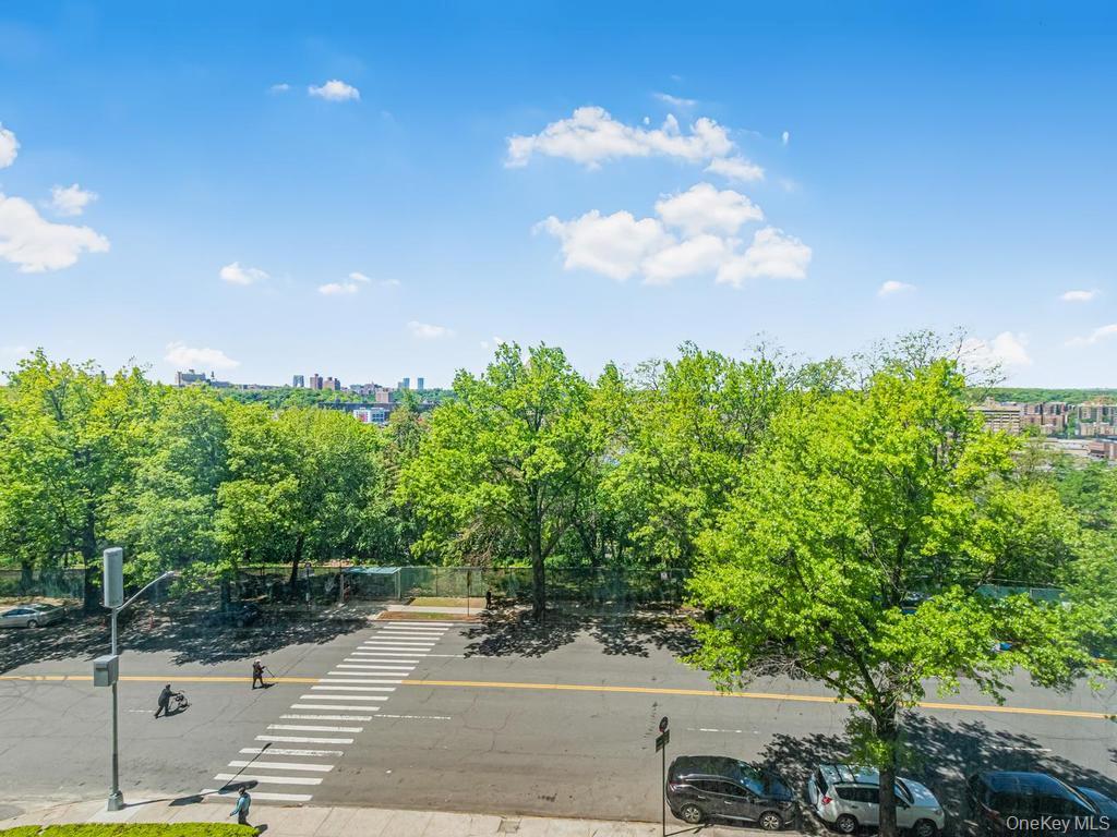 2 Fordham Hill Oval, Unit 5B photo 17