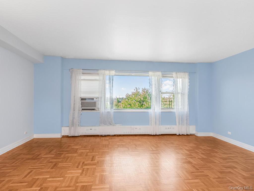 2 Fordham Hill Oval, Unit 5B photo 3