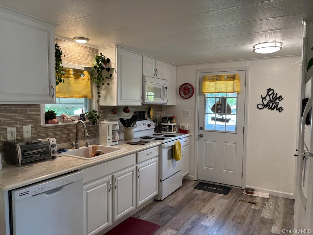 1661 Old Country Rd, Unit 471 photo 14