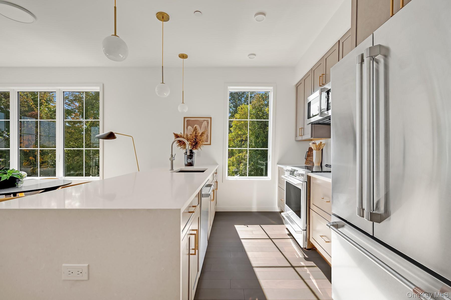 7 S Highland Avenue, Unit M03