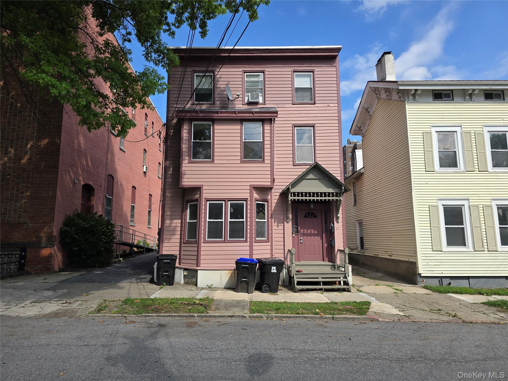 17 N Clover Street – For Sale