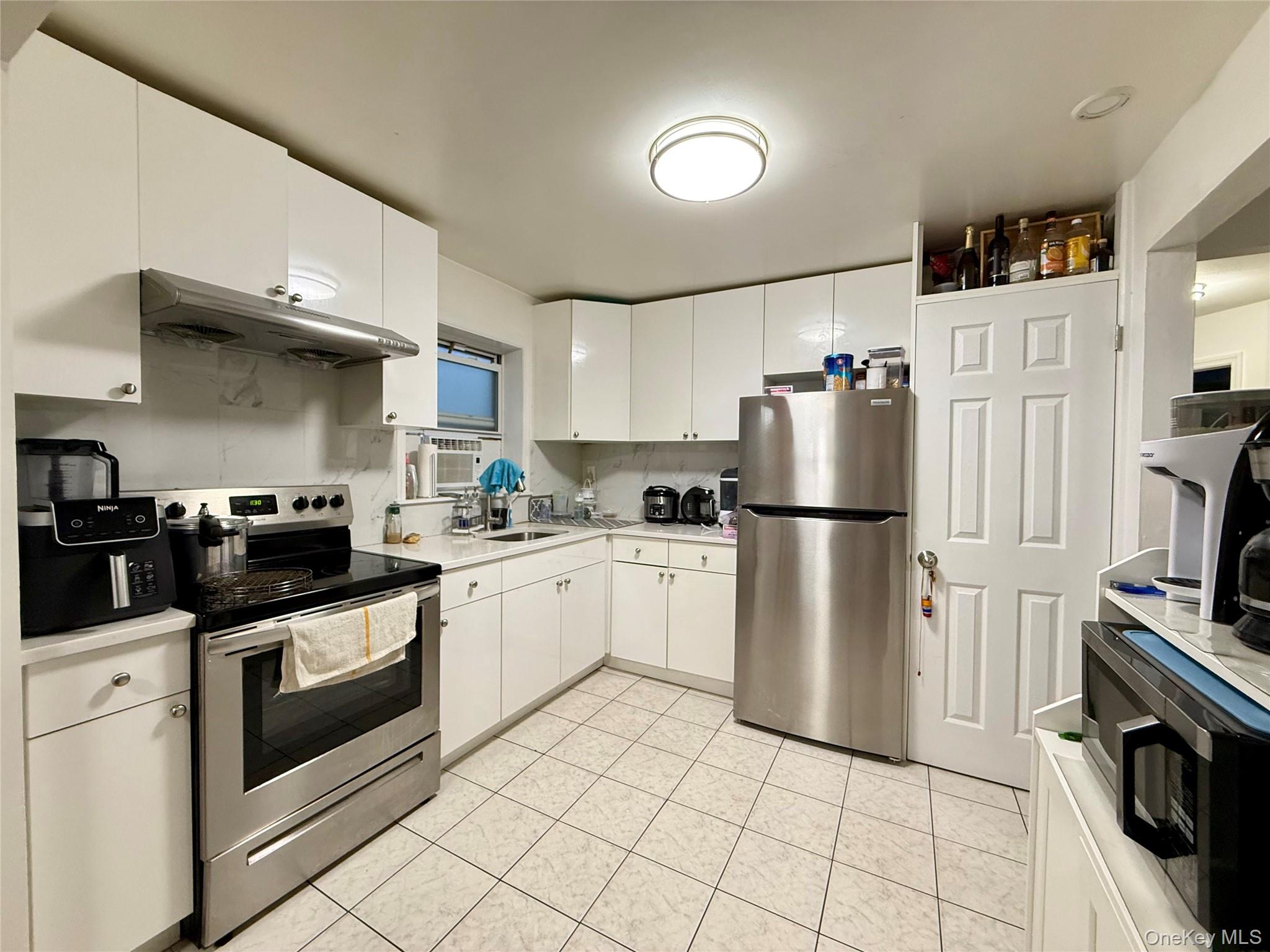 1846 College Point Boulevard – For Sale